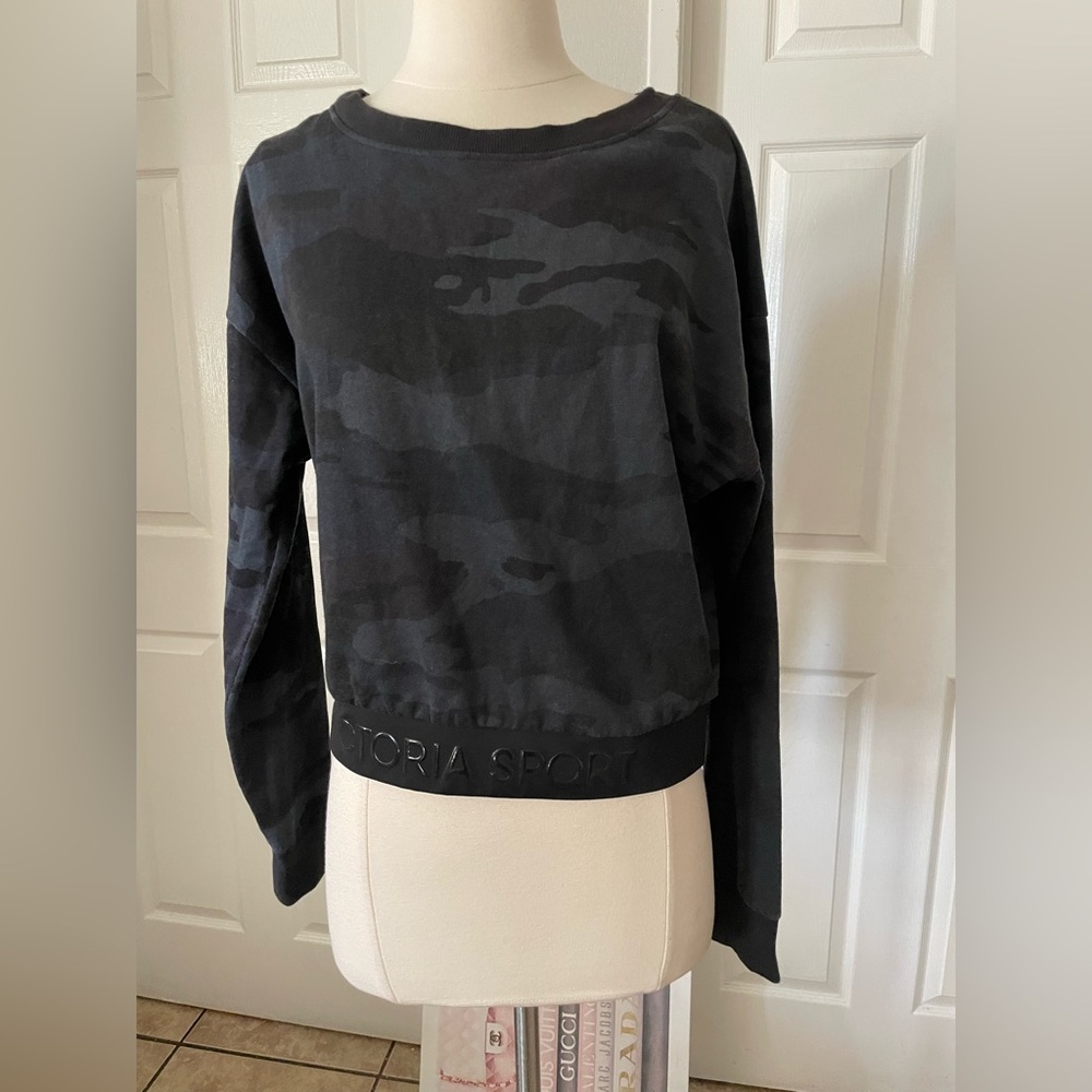 Victoria’s Secret Sport Camo Pullover Medium - Picture 3 of 6